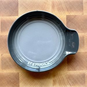 Le Creuset Signature Spoon Rest in Flint/Oyster